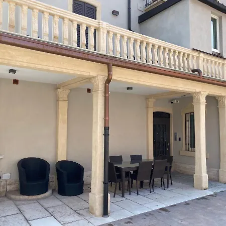 Palazzo Borgo Trento - Royal Welcome Casa de hóspedes